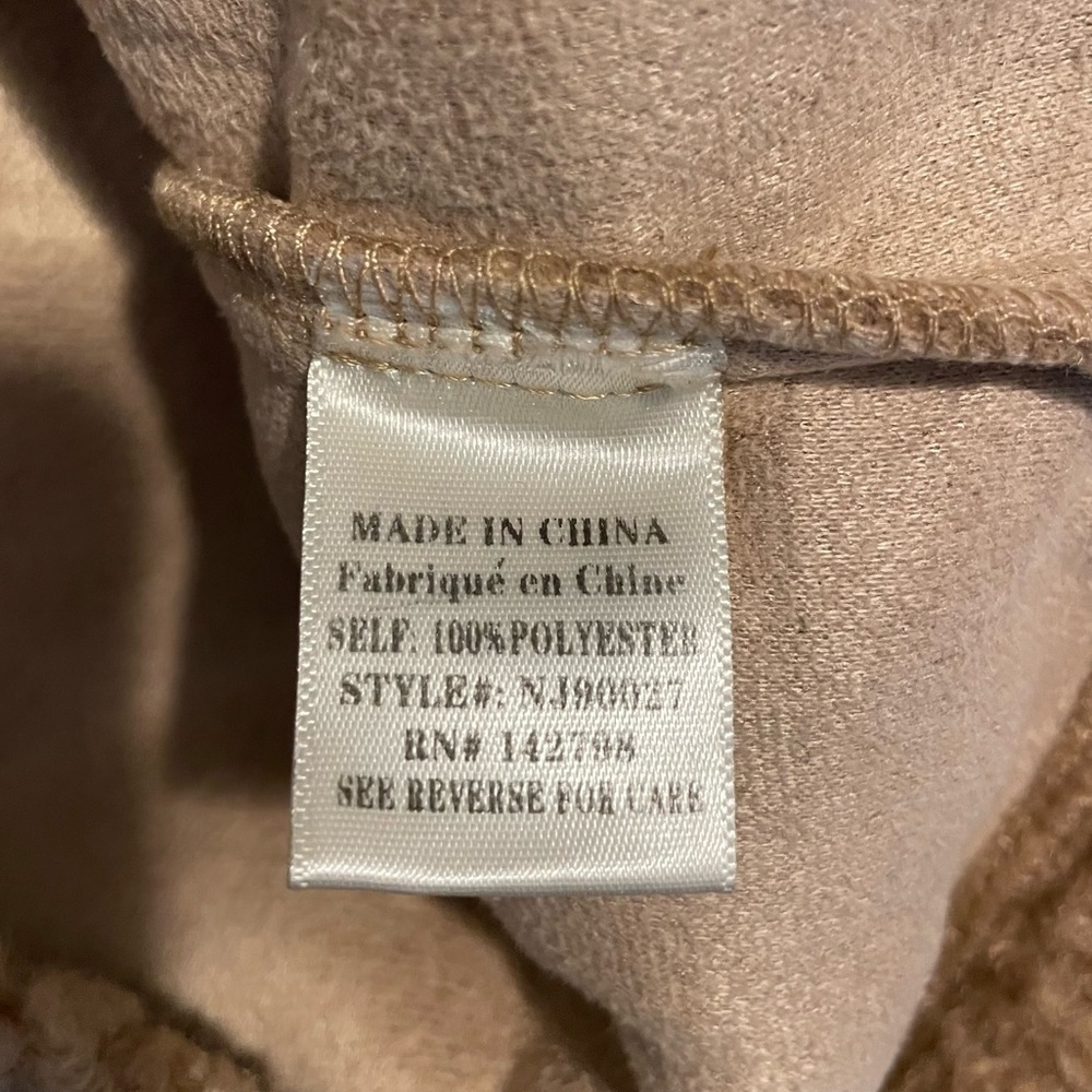 Sherpa Vest with Pockets NWOT - Picture 6 of 7